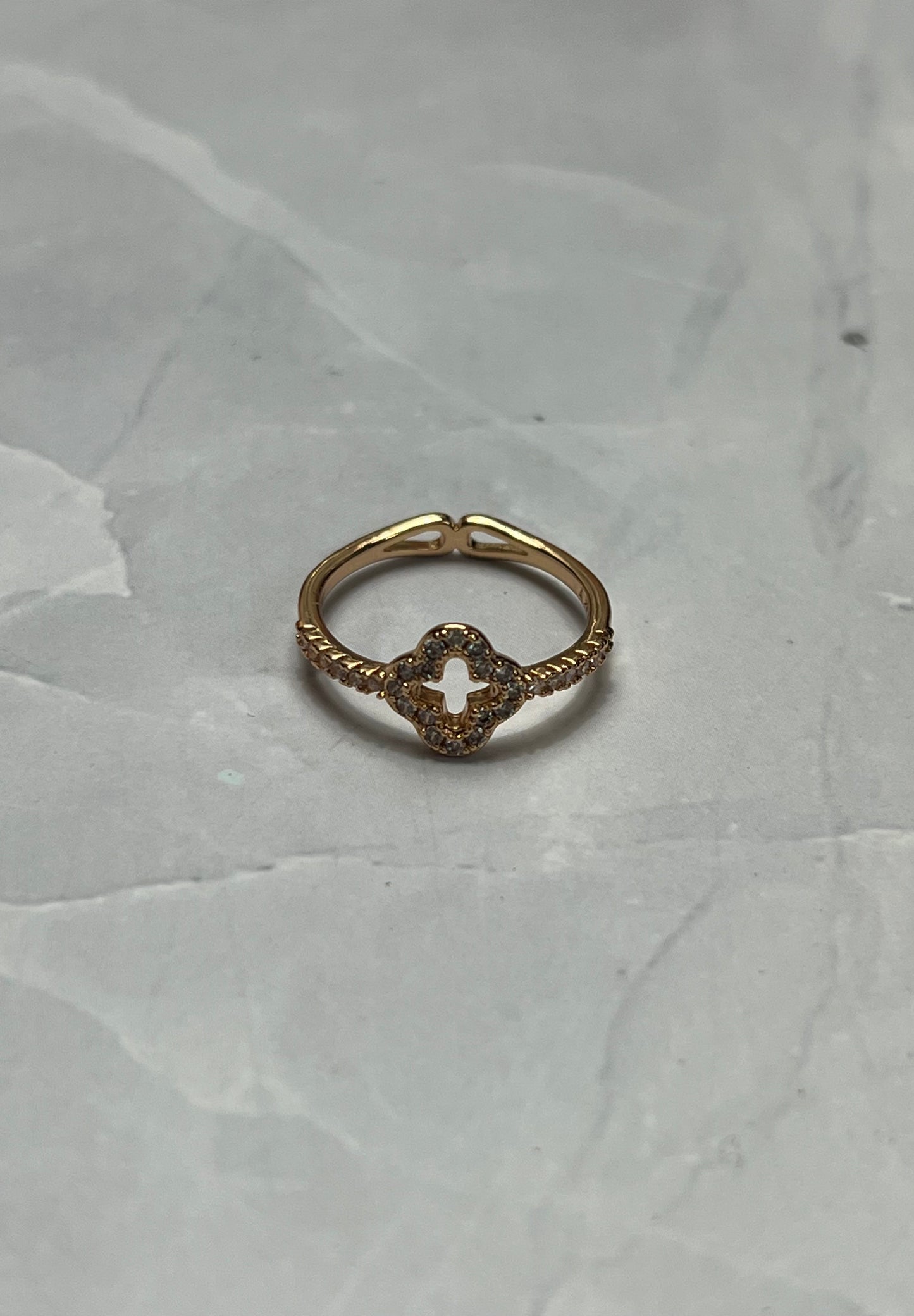 Clover Ring