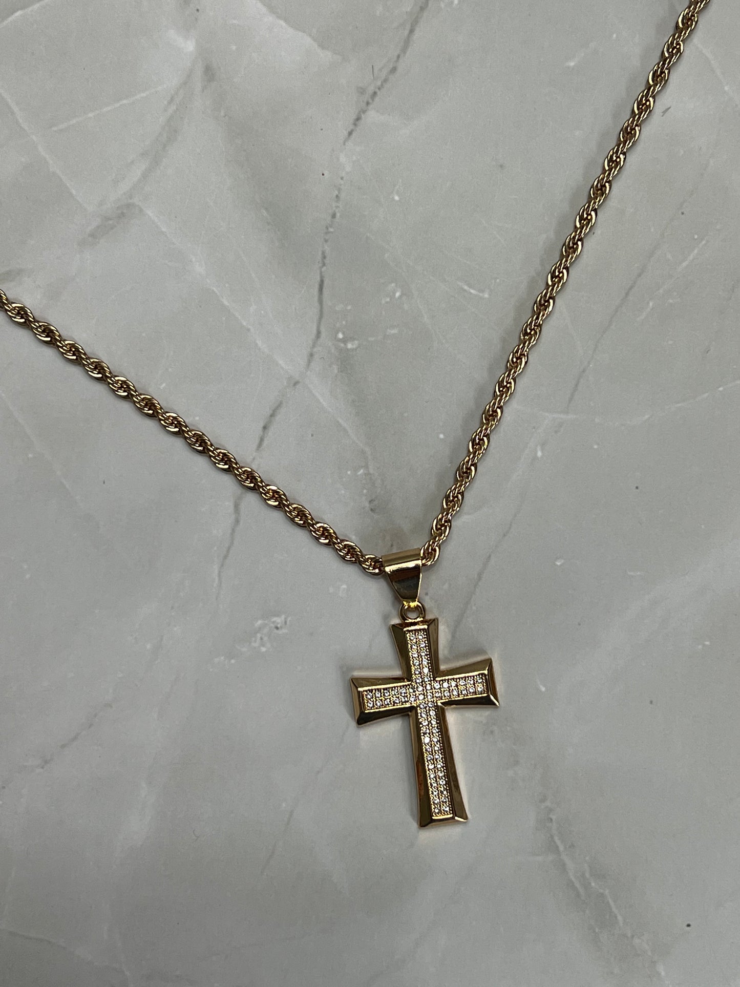 Cruz Necklace